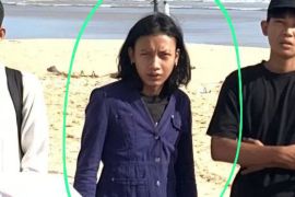 Warga Depok terseret arus di Pantai Kayakas Banten