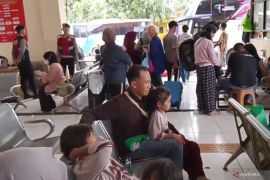 Arus balik Lebaran, penumpang di terminal Jakarta meningkat 80 persen