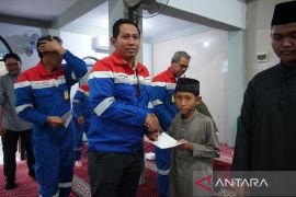 Pertamina Balikpapan salurkan Rp1 miliar ZIS  dan 5,5 ton beras