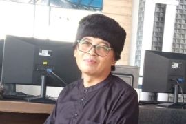 Narasi penghormatan di balik kabut perang