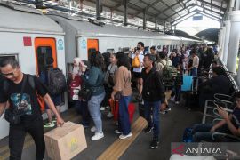 Daop 8: Mobilitas warga masih tinggi jelang akhir masa arus balik