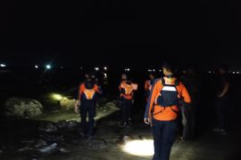 Tim SAR cari remaja tenggelam di pantai Bintaro Lampung Selatan