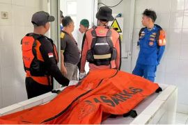 Satu remaja tewas terseret ombak di Pantai Karang Naya Sukabumi