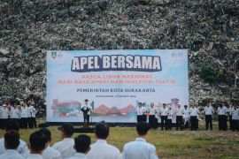 Wali Kota Surakarta pimpin apel pasca-Lebaran di TPA Putri Cempo