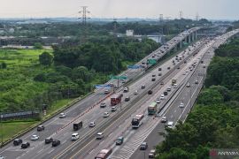 Arus balik menuju Jakarta melalui Jalan Layang MBZ naik 202 persen H+3 Lebaran