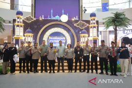 Polres Bekasi cek pusat perbelanjaan pastikan kenyamanan dan keamanan  pengunjung