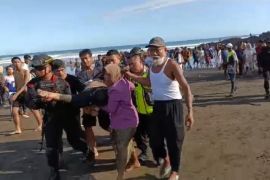 Seorang wisatawan asal Bogor tewas tenggelam di pantai Padabumi Tasikmalaya