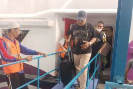 Sebanyak 711 pemudik berangkat ke Bangka melalui Pelabuhan Boom Baru