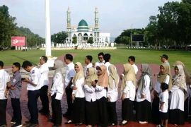 Tajuk ANTARA NTB - Menguji disiplin NTB: Saat seremoni bertemu realitas