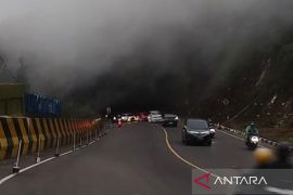 Polres Cianjur mencatat cuaca ekstrem di Puncak harus diwaspadai pemudik