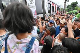 Momen tak terduga, Prabowo disambut antusias warga di Senen