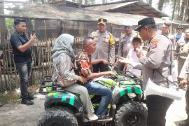 Polres Pasaman Barat patroli dialogis jaga kamtibmas di objek wisata