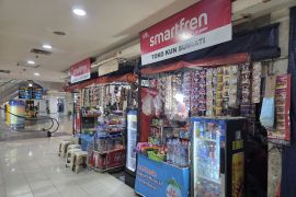 Pedagang di Terminal Pulo Gebang raup untung di tengah arus mudik