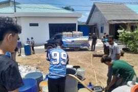Kemarau panjang, Pemkab Bintan salurkan 150 ton air bersih untuk warga