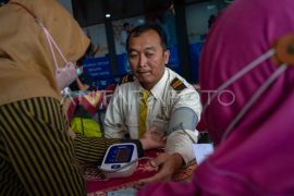 Puluhan sopir bus di Terminal Giwangan menjalani tes urine