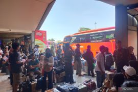 Penumpang Terminal Kalideres mencapai 1.750 orang pada H+5 Lebaran