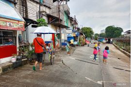 Warga desak Pemkot Jaktim perbaiki jalan ambles di Pulogadung