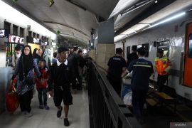 Mobilitas penumpang kereta angkutan lebaran di Stasiun Malang