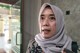 Usai PKL dipindah, Trotoar Rembiga Mataram dipercantik