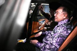 Satu mobil, Prabowo antar langsung kepulangan PM Malaysia Anwar Ibrahim ke Halim