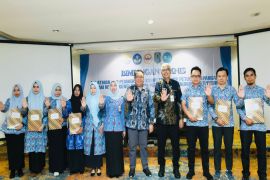 Wabup HSU tutup Bimtek Penyuluhan KB