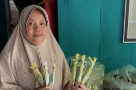 Dodol dan nasi bulu Jawa Tondano ramaikan lebaran ketupat di Gorontalo