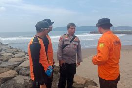 Innalillahi, Pelajar 14 Tahun Hilang Terseret Ombak di Pantai Timur Pangandaran