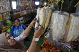 Penjualan oleh-oleh di jalur wisata Puncak Bogor meningkat