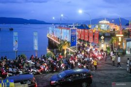 Indonesia braces for Eid return peak at Ketapang Port East Java