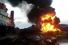 Kebakaran kapal tangki di Sungai Mentaya picu kepanikan warga