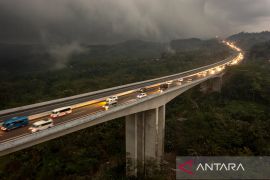 Polisi siapkan rekayasa lalu lintas satu arah di Tol Trans Jawa