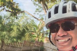 Bersepeda dan tanam pohon: Untuk qualitas hidup generasi dan lingkungan berkelanjutan