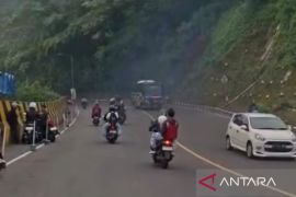 Polres Cianjur percepat sistem satu arah Puncak menuju Bogor antisipasi antrean