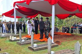 Menhan Sjafrie Sjamsoeddin pimpin pemakaman militer Juwono Sudarsono di Kalibata