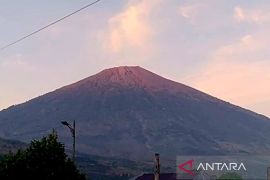 Sembalun diserbu wisatawan! Libur Lebaran bikin kaki Gunung Rinjani membludak