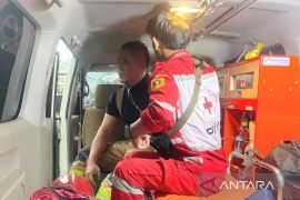 Petugas Damkar Bogor alami kelelahan usai padamkan kebakaran selama sekitar 7 jam