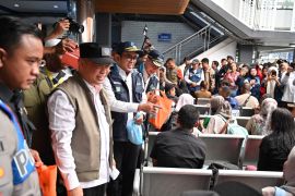 Lebih dari 651 ribu penumpang dan 169 ribu kendaraan menuju Jawa