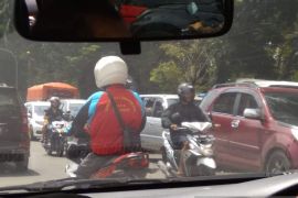 Longsor di Maros picu kemacetan lalulintas hingga 2 km