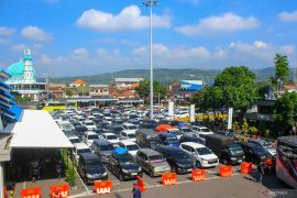 Arus balik H+7 Lebaran penyeberangan Ketapang-Gilimanuk membludak