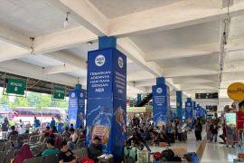 Pemudik datang di Terminal Kampung Rambutan 4.330 orang Minggu siang