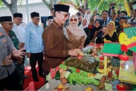 Tajuk ANTARA NTB - Lebaran Topat: Tradisi yang menyulut wisata