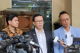 Tim hukum Jokowi meminta dalang utama kasus ijazah palsu agar diusut tuntas