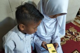 Anak bisa berkreasi lewat medsos orang tua