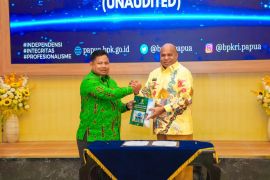 Pemprov Papua serahkan LKPD 2025 kepada BPK