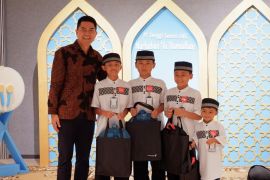 Hangatnya Ramadhan, DSLNG berbagi kebahagiaan bersama anak yatim