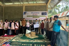 Maknai Idul Fitri 1447 H, YBM PLN UP3 Payakumbuh salurkan bantuan Rp32 juta untuk TPQ Istiqlal