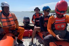 Tim SAR melanjutkan pencarian korban tenggelam di Muara Sungai Opak