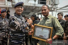 Tiga pewarta LKBN ANTARA raih penghargaan peserta pelayaran Kartika Jala Krida