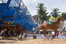 Pacu kuda pascabencana di Padang Pariaman