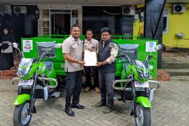Perumda Pasar Makassar terima bantuan motor tiga roda Bank Sulselbar